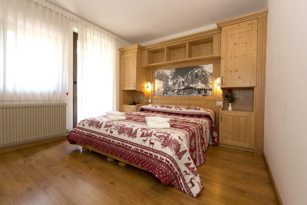 Hotel Cima Tosa ซาน ลอเรนโซ อิน บานาเล ภายนอก รูปภาพ